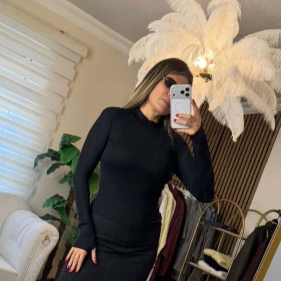 SİYAH PARMAK GEÇİRMELİ BLUZ