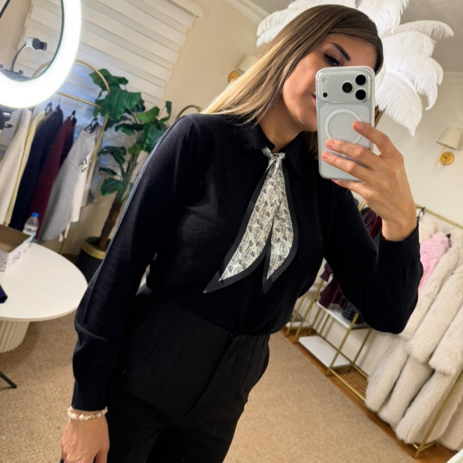 SİYAH FULARLI TRİKO