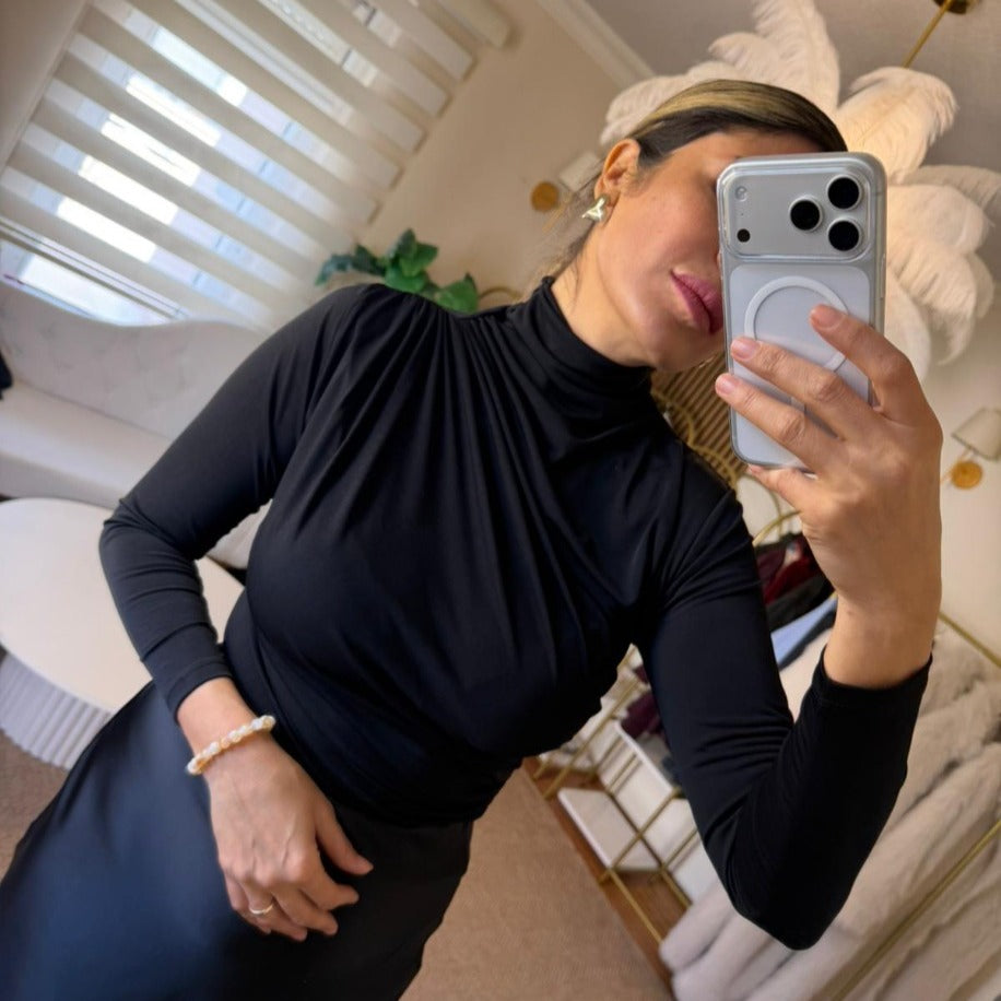 SANDY KUMAŞ DRAPELİ SİYAH BLUZ